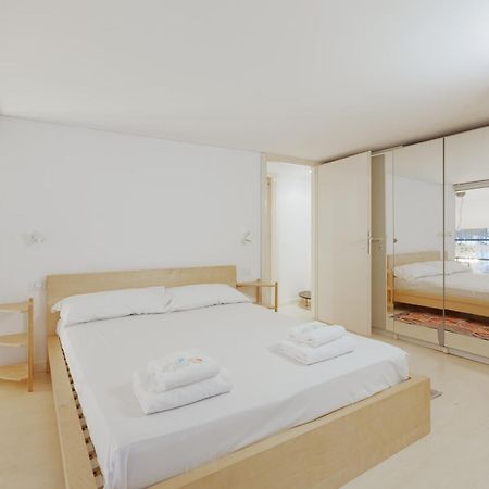 Apartament Sant'Agostino - Charming Retreat 210M From M2 Mediolan Zewnętrze zdjęcie
