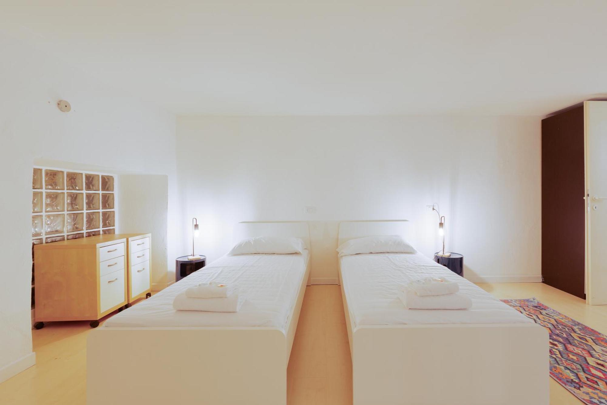 Apartament Sant'Agostino - Charming Retreat 210M From M2 Mediolan Zewnętrze zdjęcie